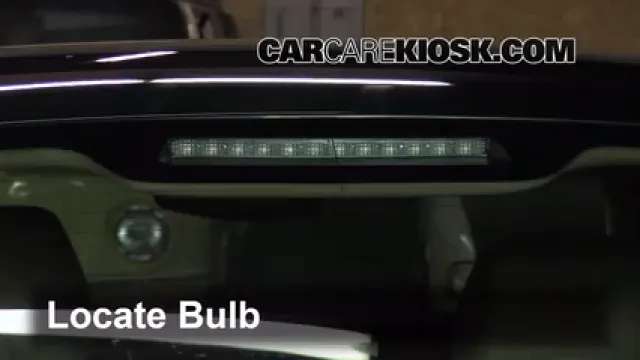 2005 Jaguar X-Type 3.0L V6 Sedan Éclairage Feu de freinage central (remplacer l'ampoule)